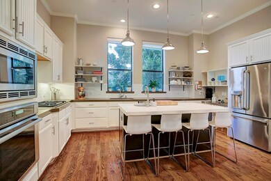 1710 Welch St, Houston, TX 77006 - photo 3