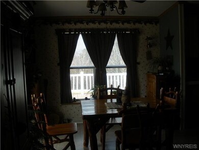Kitchen EATING AREA