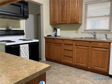 2324 114th St, Toledo, OH 43611 - photo 5