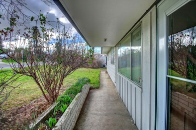 3091 E McAndrews Rd, Medford, OR 97504 - photo 2