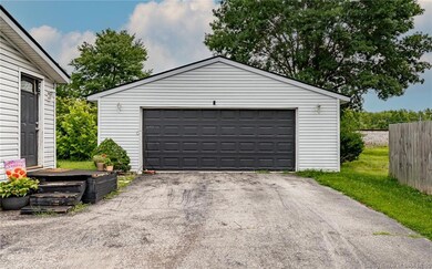 492 Plum St, Austin, IN 47102 - photo 4