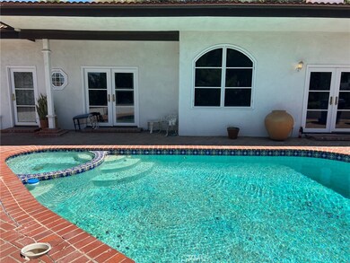 5181 Calatrana Dr, Woodland Hills, CA 91364 - photo 7