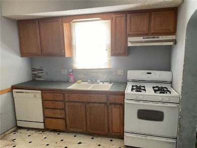 834 S 18th St, Saint Joseph, MO 64507 - photo 7