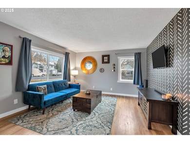 122 N Cole Ave, Molalla, OR 97038 - photo 6