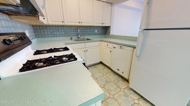 184 Corona Ave, Staten Island, NY 10306 - photo 6