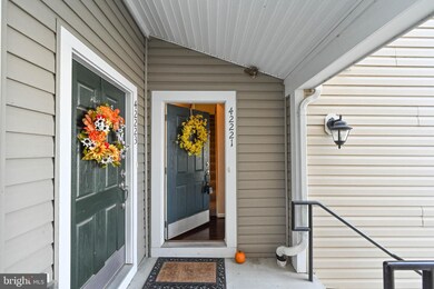 42221 Canary Grass Square unit 3B4, Aldie, VA 20105 - photo 6