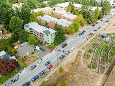 712 N 143rd St, Seattle, WA 98133 - photo 4