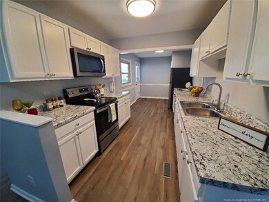 877 Stoneykirk Dr, Fayetteville, NC 28314 - photo 2