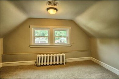 2205 Fairview St, Reading, PA 19609 - photo 4