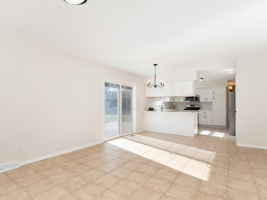 139 Monna St, Sugar Grove, IL 60554 - photo 7