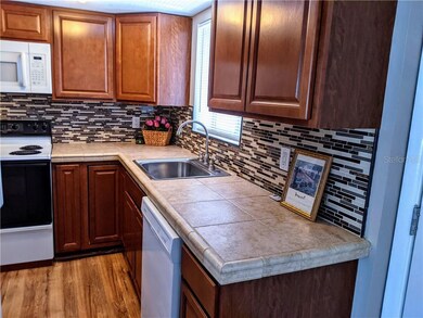 Attractive kitchen makeover & reorganization w/woo