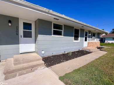 2306 15th Ave, Eldora, IA 50627 - photo 2