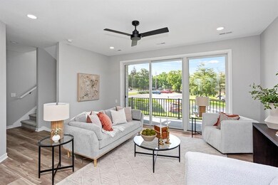 2732 Fleur Dr unit 20, Des Moines, IA 50321 - photo 6