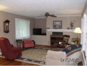 Living Room w/Gas Fireplace
