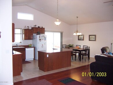 KITCHEN DINNING ROOM