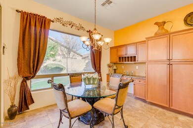 Eat in Kitchen & Desk/Bar Area