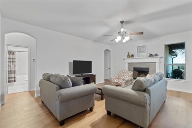 1504 Glade Meadows Dr, Joshua, TX 76058 - photo 4