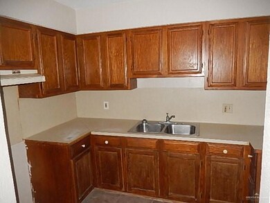 918 Loma Linda, Alamo, TX 78516 - photo 4