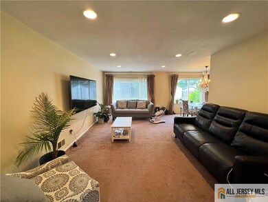 15 Jeffrey Cir, Dayton, NJ 08810 - photo 4