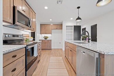 5823 Coldspring Ln, Bartlesville, OK 74006 - photo 5