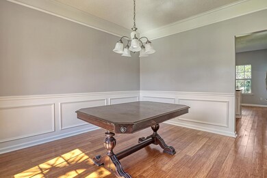 1935 N Smokerise Way Dining 2