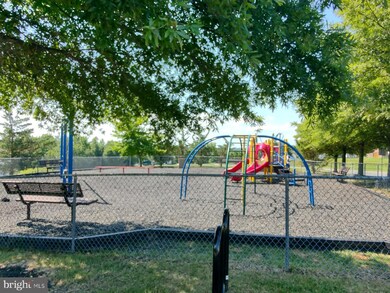 549 Macintosh Cir, Joppa, MD 21085 - photo 3