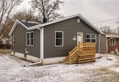 1008 Rittenhouse St, Des Moines, IA 50315 - photo 2