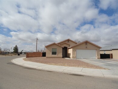 921 Larkspur Ave, Alamogordo, NM 88310 - photo 3