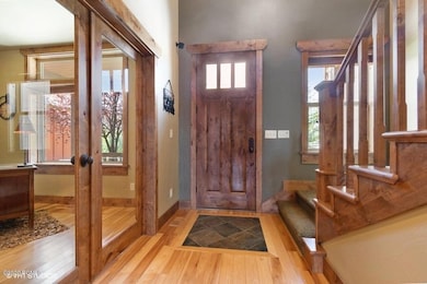 02_1126SpringerViewDr_84_Entryway_LowRes