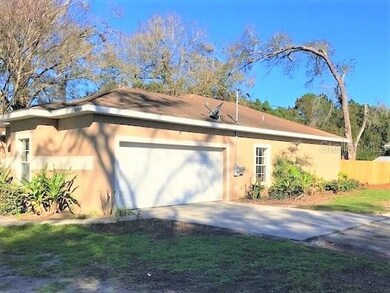 36929 Sunshine Rd, Zephyrhills, FL 33541 - photo 2