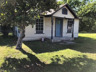 7927 Shotwell St, Houston, TX 77016 - photo 2