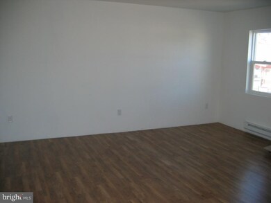 738 Race St unit B, Cambridge, MD 21613 - photo 4