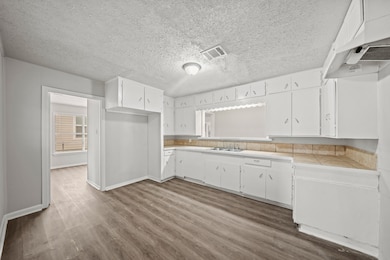 6806 Woodrow St, Texas City, TX 77591 - photo 2