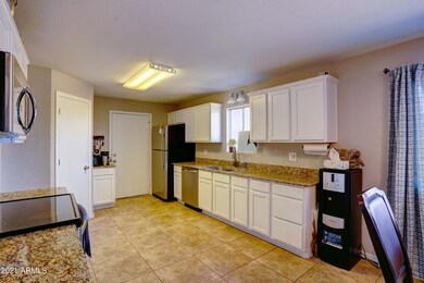 312 N Apache Dr-37