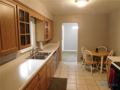 Glass Cabinets, All Appliances Stay, Including New