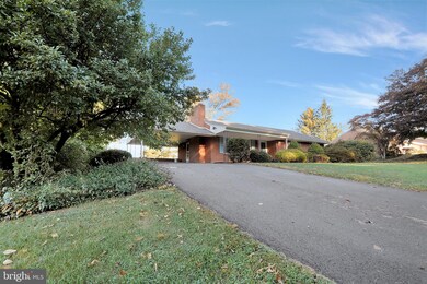 12516 Ashton Rd, Clear Spring, MD 21722 - photo 2