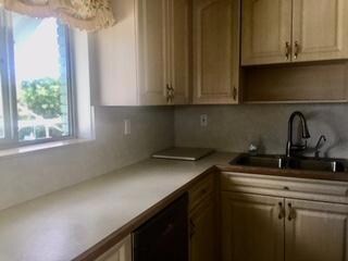 SUNSET KITCHEN