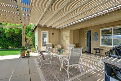 BACK TRELISSED DINING PATIO