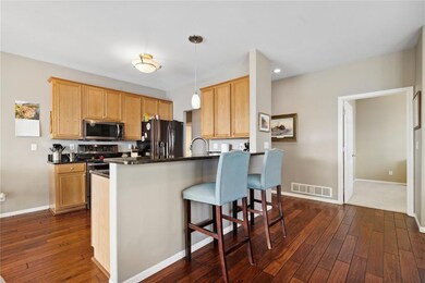 Kitchen with Breakfast bar