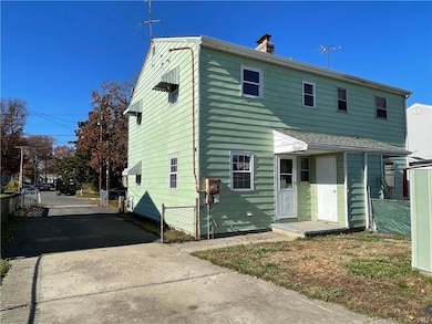 213 Larkin Ct, Stratford, CT 06615 - photo 3