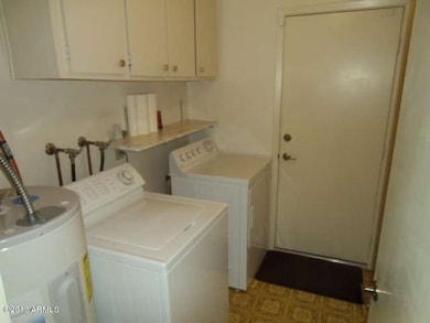 Washer & Dryer included