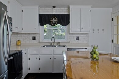 2 Avon St, Enfield, CT 06082 - photo 5