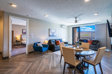 5194 W Villas N Dr 5 202-008