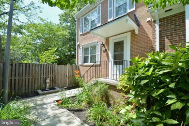 1340 Chetworth Ct, Alexandria, VA 22314 - photo 2