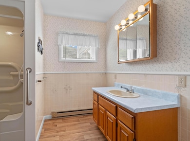 1st Floor Full Bath