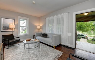 Living Room (4)