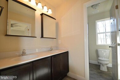 810 Glacier Ave, Capitol Heights, MD 20743 - photo 6