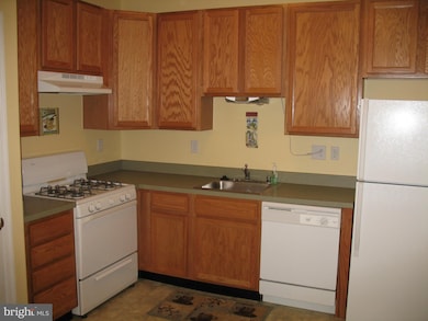 1507 Fairbrook Ct, Severn, MD 21144 - photo 2