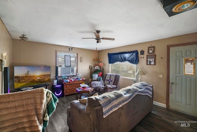 669 Locust St S, Twin Falls, ID 83301 - photo 4