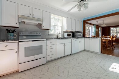 15 Gill Kitchen 2